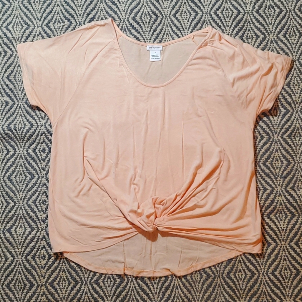BNWT pret-a-porTee Peach Size Small Front Tie Shirt